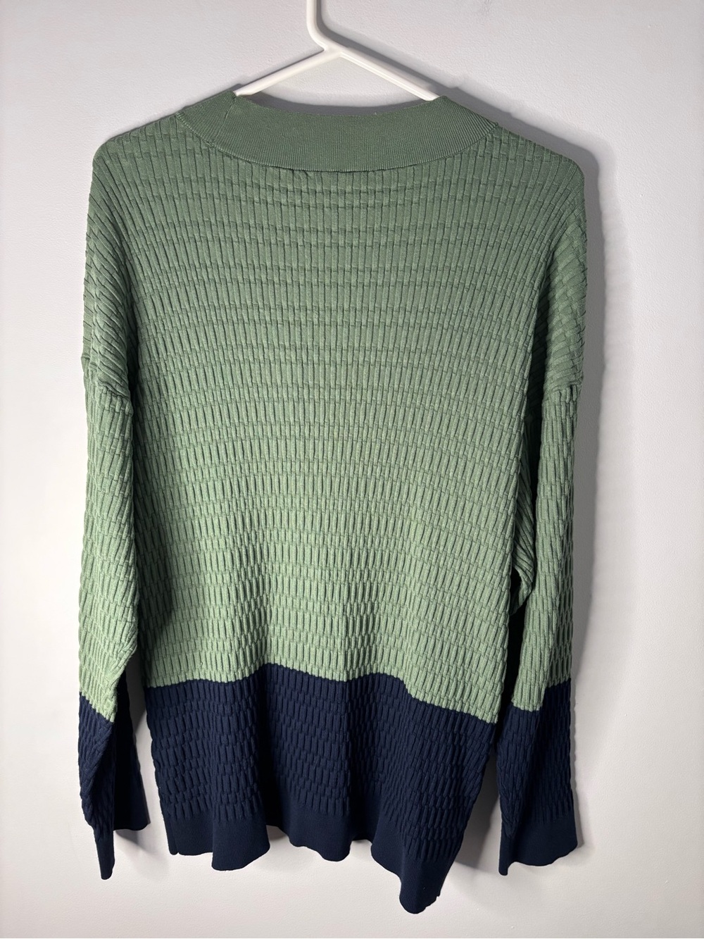 Paper Label “Rohan” Colorblock Green and Navy Button-Front Cardigan - Picture 4 of 4